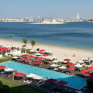 احجز هنا